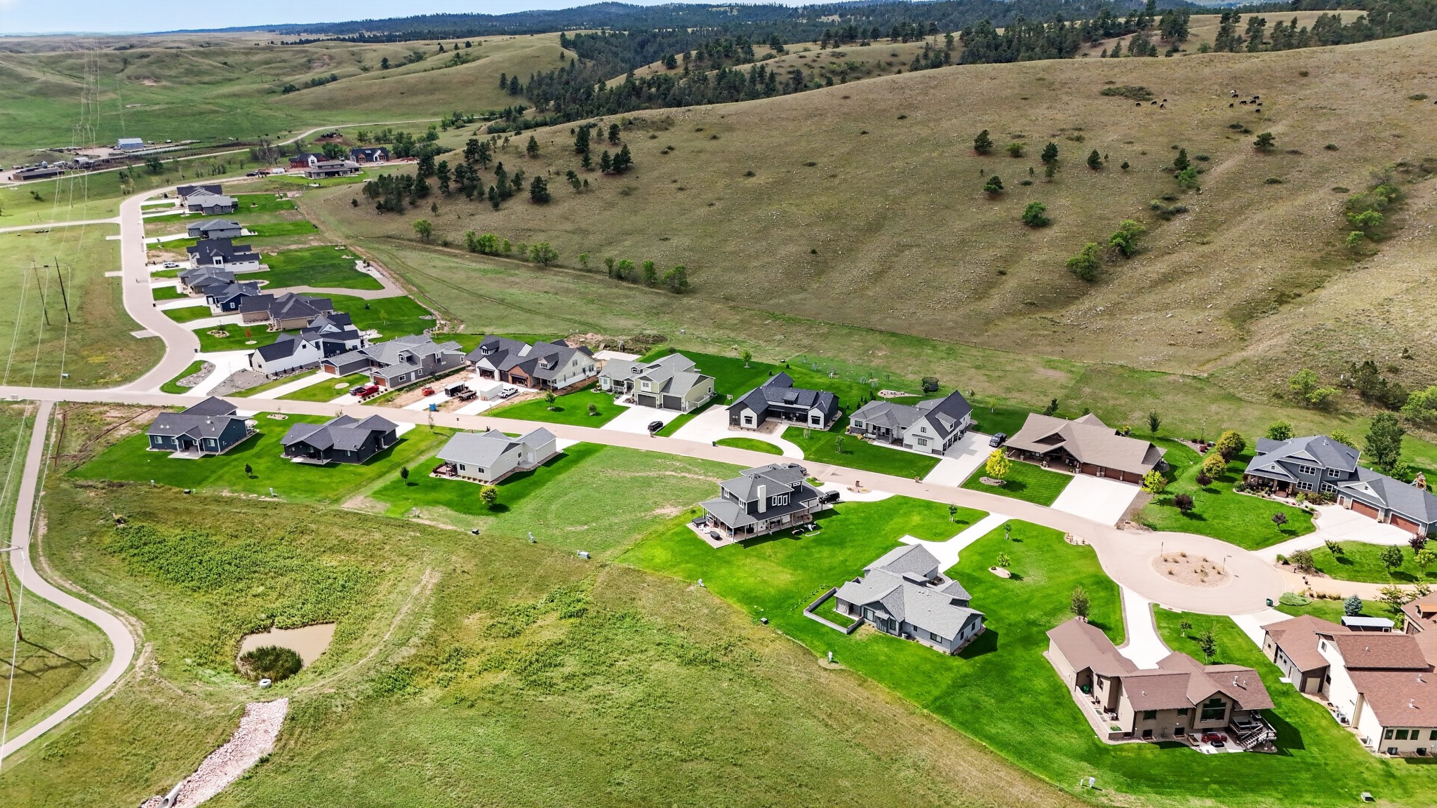 Aerial view showing homes within the Hart Ranch golf course setting